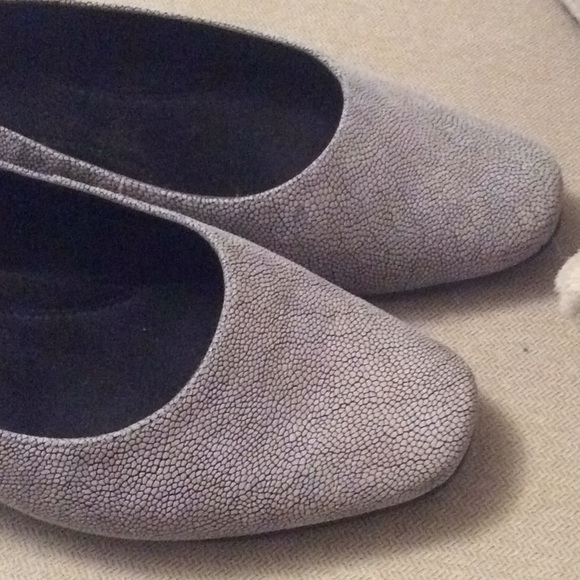 Flats - Picture 2 of 4